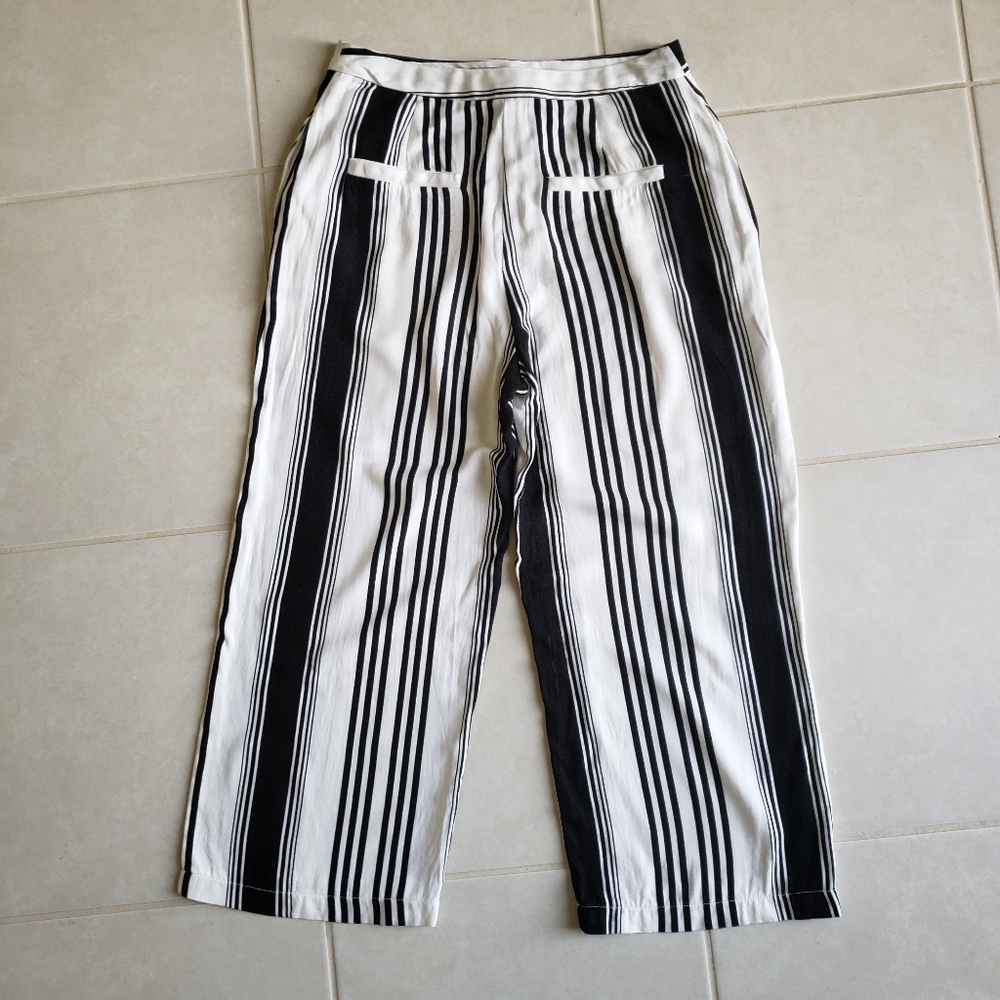 Forever 21 wide leg cropped trouser striped pants XS size 2 26 high waisted